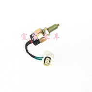 Forklift Accessories 7FD 8FD G15-30 Toyota Forklift Brake Light Switch 57420-26600-71