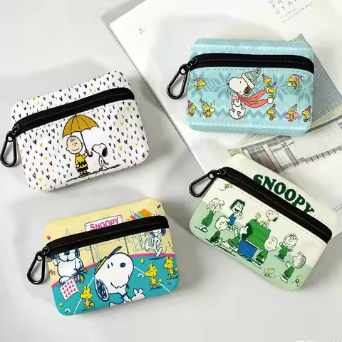 Cartoon Snoopy Lightweight Oxford Fabric Coin Purse With Black Carabiner Hook Mini Card Holder Earph