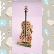 H31 :  全新手工制可打開放小物的小提琴連金色托座 裝飾品【包運】
