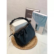 The Latest Wrinkle Aelin Bag/Women's Sling Bag