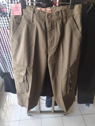 Celana Pendek Pria Cargo Cardinal 7/8 - Kain Tahan Lama - Kantong Samping - Cocok untuk Aktivitas Lu