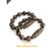 Beautiful Tibetan 9-eye dzi bracelet