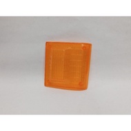 NISSAN VANETTE C20 C120 1985-86 FRONT RIGHT HAND SIGNAL LENS
