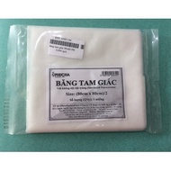 Medical triangle bandage