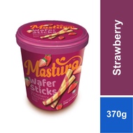 Julie's Mastura Wafer Sticks Strawberry 370g