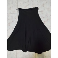 T750 (M14) D6 Black Flared Skirt Flowing Fabric Can Be Worn To Events Good Has A Weight Around The C