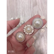 JADED BUTTON SIZE 2CM (real photo taken by the shop)