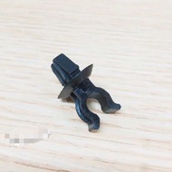 Suitable for Ford 10-18 Explorer Hood Strut Fixing Bracket Buckle 1F5Z-16828-A1X