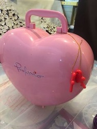 夢幻粉紅心型收納陳列盒，有鎖