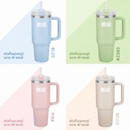 UNIQLO Stainless Steel Thermos Size 1.18 L (40 oz.) With Straw