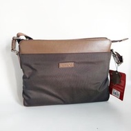 美國 antler 深啡色尼龍布 斜咩袋