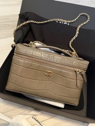 Chanel 大象灰鱷魚紋 LP size 23