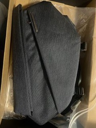 NIID Radiant Urban Sling R1 多功能隨身袋 with tag