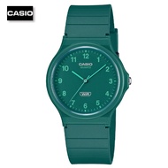 Velashop นาฬิกาข้อมือผู้ชายคาสิโอ Casio Standard สายยางเรซิ่นสีเขียว หน้าปัดสีเขียว รุ่น MQ-24B-3BDF