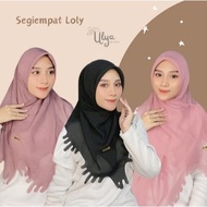 S4 Loli / Loli Quadrangle by Ulya Hijab