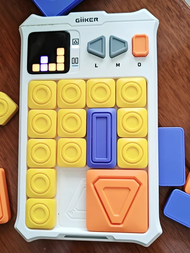 Giiker ของเล่นเกมส์ปริศนาอิเล็กทรอนิกส์ Super Huarongdao Pro ใหม่ของขวัญวันเด็กเกมออกกำลังกายคิดอย่า