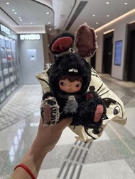小野 Hirono 黑兔