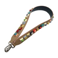 Fendi Strap You 鉚釘肩帶，米色/多色顏色，品相極佳，貨號 0558。FENDI