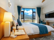 Shangya Hotel (Lijiang Sanyi International Airport)