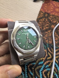 Girard perregaux laureato green