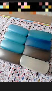 $22 /   2個   中size （顏色任揀）眼鏡盒 全新 未用過   近視眼鏡  遠視眼鏡 老花眼鏡 太陽眼鏡 漸進眼鏡 後備眼鏡盒 旅行 外遊 運動必備 保護眼鏡 防花 防刮 防撞