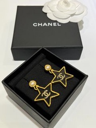 Chanel 香奈兒 25K新款金色雙C黑色琺琅五角星吊墜珍珠頸鏈