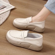 QiaoYiLuo ของแท้หนังรองเท้าผู้หญิงแฟชั่น รองเท้าโลเฟอร์หนังนิ่มไม่กัดเท้า รองเท้าเพือสุขภาพ