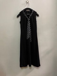 iROO 黑色領帶裝飾設計無袖連身長洋裝 / 38