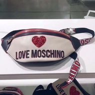 義大利 Love Moschino  環保皮革愛心百搭隨身腰包-27*15*6