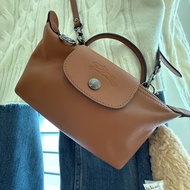 99新LONGCHAMP LE PLIAGE XTRA系列牛皮斜背包(迷你/白蘭地)