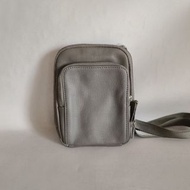 意大利 Piquadro 灰色牛皮 斜咩袋