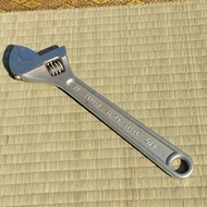 Lobster Adjustable Wrench 250mm (10 Inches) Can Hold Up To 30mm Second Hand From Japan Tight Mouth S