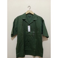 KEMEJA KERAH TERBUKA LENGAN PENDEK UNIQLO