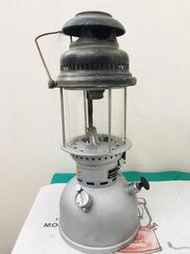 售 品名：正德國製Petromax 500HK/829B海軍灰汽化燈。1960