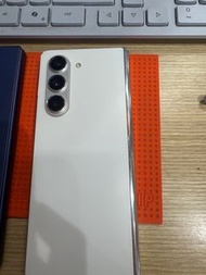 Samsung Galaxy Z Fold 5白色手機