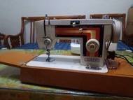 復古裁縫機 桌上型傳統插電