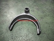 ก้ามปูเกียร์3-4 D-MAX2003-2012 เหล็กหล่อ ก้ามปูซิ่ง แก้อาการก้ามปูหักรถซิ่ง KP0025