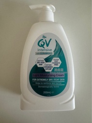 QV incentive with CERAMIDES Light Moisturising  Cream