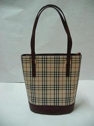 ☆~BURBERRY BLACK LABEL 日本黑標格紋真品 (限量酒紅色)側肩包 52折出清