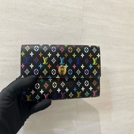 LV 黑彩原花內拚淡草綠金釦村上隆聯名Sarah內10卡零錢袋下釦長夾M93748