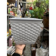 Square woven plastic pot 21x21cm