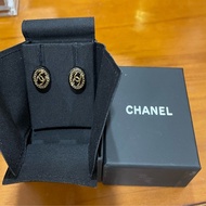 CHANEL鈕扣式耳環