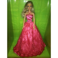 preloved barbie doll .....