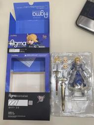 絕版figma227 saber2.0。拆開看了下。買過我的都知道不咋玩的。可到付 正版。