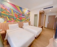 MaxOneHotels Kota Harapan Indah Bekasi