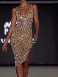 ชุดเดรสเกาะอกสายเดี่ยวประดับเพชรสุดเซ็กซี่ Oh Polly ทรงเอเข้ารูป กระโปรงทรงเอ แขนกุด ผ้าโพลีเอสเตอร์