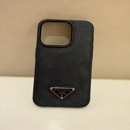 Prada iPhone 15 Pro Saffiano 皮革保護殼