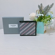 TK2173	男仕 錢包 Thom Browne Striped Bi-Fold Wallet Grey X Black X Red Canvas