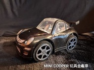 復古老車Mini Cooper 。玩具車。有點小小刮傷。但整體沒壞。140＊80＊80 mm。兒童玩具車。