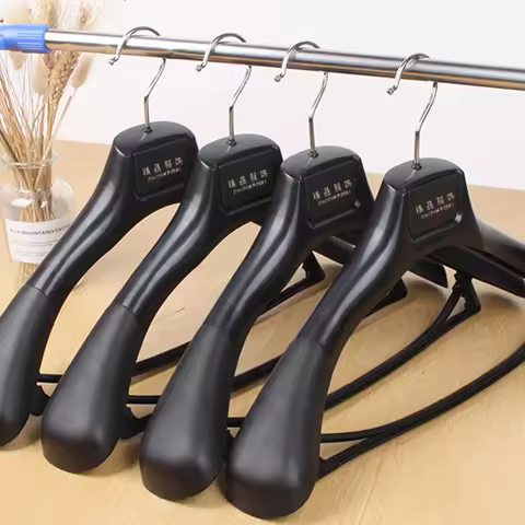 Wide Shoulder Seamless Plastic Clothes Rack Clothing Store Suit Clothes Rack Set Clothes Hanging Clo